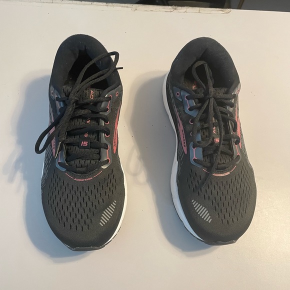 Brooks sneakers. Gender neutral. Never worn 9 1/2 2E. Black with pink - Picture 1 of 7